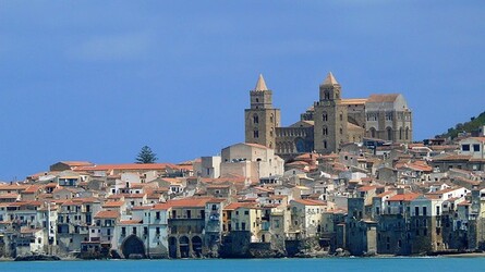 CEFALU e il suo Duomo in Sicilia. Fotografie di Giulio Azzarello &copy;2014.
