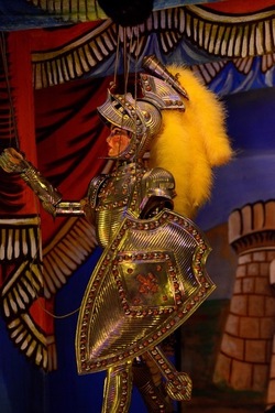 OPERA dei PUPI di Mimmo e Giacomo Cuticchio. Fotografia di Giulio Azzarello ©2020. OPERA dei PUPI di Mimmo e Giacomo Cuticchio. Fotografia di Giulio Azzarello ©2020.