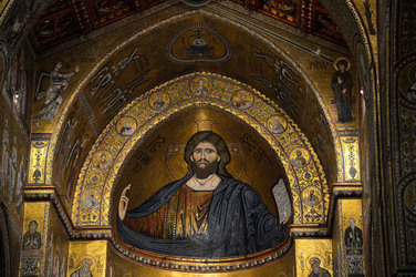 MONREALE in Sicilia con il suo Duomo e il Chiostro panoramiche e particolari. Fotografie di Giulio Azzarello &copy;2014.