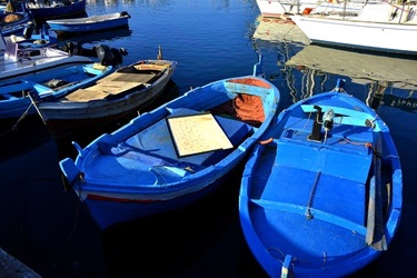 BARCHE da PESCA fotografie di Giulio Azzarello ©2019. BARCHE da PESCA fotografie di Giulio Azzarello ©2019.