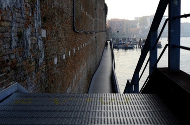 VENEZIA fotografie di Giulio Azzarello ©2020. VENEZIA fotografie di Giulio Azzarello ©2020.