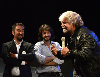 I COMIZI di BEPPE GRILLO in Sicilia a Palermo alcuni momenti. Fotografie di Giulio Azzarello &copy;2014.
