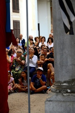 BRUNO LEONE Pulcinella. Fotografie di Giulio Azzarello ©2020. BRUNO LEONE Pulcinella. Fotografie di Giulio Azzarello ©2020.