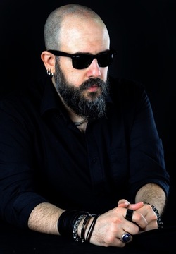 ALESSIO BOSCO musicista compositore. Fotografie di Giulio Azzarello &copy;2018.