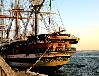 AMERIGO VESPUCCI fotografie di Giulio Azzarello ©2020. AMERIGO VESPUCCI fotografie di Giulio Azzarello ©2020.