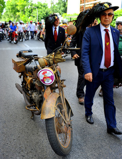 RADUNO di Auto e Moto classiche. Fotografie di Giulio Azzarello &copy;2016.