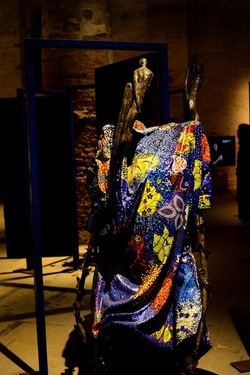 VENEZIA installazione nigeriana inizio Arsenale. Biennale Arch. Cont.. Fotografie di Giulio Azzarello &copy;2022.