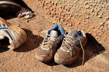 SCARPE di persone povere. Fotografie di Giulio Azzarello &copy;2016.