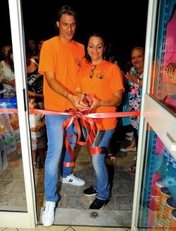 NEGOZIO di ANIMALI. Fotografie di Giulio Azzarello ©2018. NEGOZIO di ANIMALI. Fotografie di Giulio Azzarello ©2018.