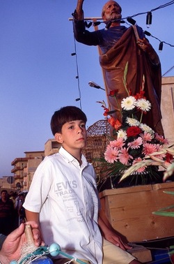 PROCESSIONE RELIGIOSA fotografie di Giulio Azzarello &copy;2022.