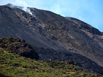STROMBOLI fotografie di Giulio Azzarello ©2020. STROMBOLI fotografie di Giulio Azzarello ©2020.