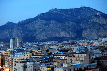 PALERMO metropoli. Fotografie di Giulio Azzarello ©2016. PALERMO metropoli. Fotografie di Giulio Azzarello ©2016.