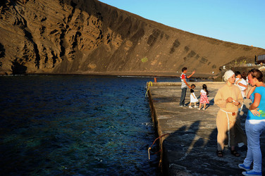 PROCESSIONE RELIGIOSA DEL MARE a Linosa. Fotografie di Giulio Azzarello ©2014. PROCESSIONE RELIGIOSA DEL MARE a Linosa. Fotografie di Giulio Azzarello ©2014.