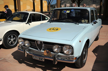 AUTO CLASSICHE ovvero la loro modernit&agrave; in mostra con tanti modelli del passato. Fotografie di Giulio Azzarello &copy;2014.