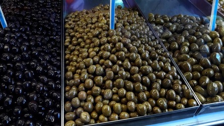 IL MERCATO DI BALLAR&ograve; a Palermo. Fotografie di Giulio Azzarello &copy;2018.