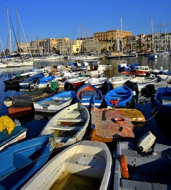 BARCHE da PESCA fotografie di Giulio Azzarello ©2019. BARCHE da PESCA fotografie di Giulio Azzarello ©2019.