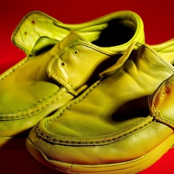 SCARPE. Fotografia di Giulio Azzarello ©2023. SCARPE. Fotografia di Giulio Azzarello ©2023.