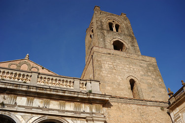 MONREALE in Sicilia con il suo Duomo e il Chiostro panoramiche e particolari. Fotografie di Giulio Azzarello &copy;2014.