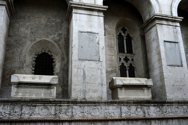 TEMPIO MALATESTIANO e SPIAGGIA di Rimini. Fotografie di Giulio Azzarello &copy;2016.
