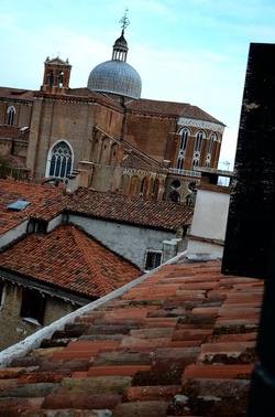 VENEZIA fotografie di Giulio Azzarello &copy;2022.
