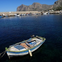 ISOLA. Fotografie di Giulio Azzarello &copy;2024.