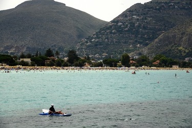 MONDELLO. Fotografe di Giulio Azzarello &copy;2023.
