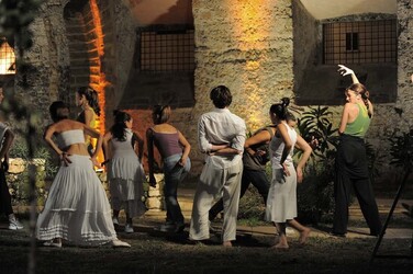 DANZE URBANE contemporanee per le vie di Palermo. Fotografie di Giulio Azzarello &copy;2014.