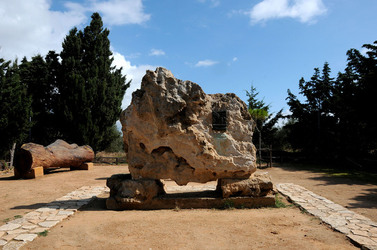 LUIGI PIRANDELLO il parco e la casa museo. Fotografie di Giulio Azzarello ©2014.