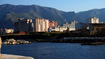 BARCHE. Fotografie di Giulio Azzarello ©2022. BARCHE. Fotografie di Giulio Azzarello ©2022.