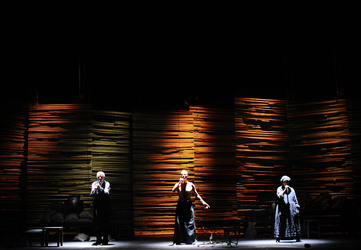 TEATRO stabile BIONDO di Palermo. Primo spettacolo stagione 2015 2106. Foto di Giulio Azzarello &copy;.