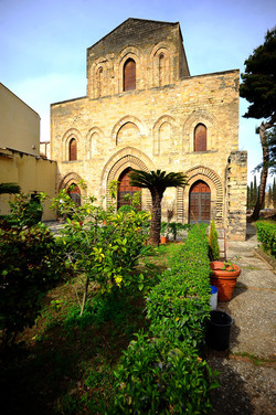 PIAZZA MAGIONE a Palermo. Fotografie di Giulio Azzarello &copy;2016.