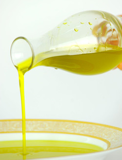 OLIO DI OLIVA di Sicilia. Fotografie di Giulio Azzarello &copy;2016.