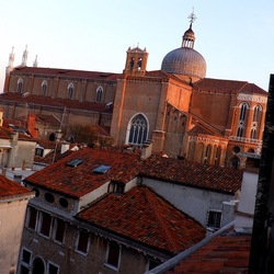 VENEZIA fotografie di Giulio Azzarello &copy;2022.