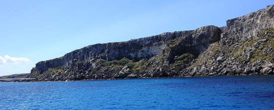 ISOLA DI FAVIGNANA in Sicilia. Visioni panoramiche o particolari. Fotografie di Giulio Azzarello ©2014. ISOLA DI FAVIGNANA in Sicilia. Visioni panoramiche o particolari. Fotografie di Giulio Azzarello ©2014.