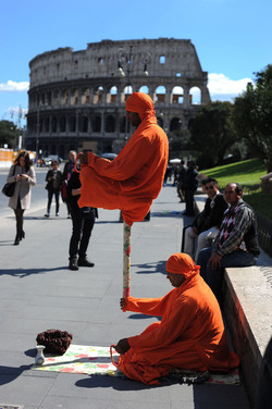ROMA. Fotografie di Giulio Azzarello ©2014. ROMA. Fotografie di Giulio Azzarello ©2014.