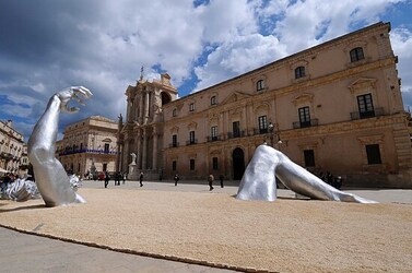 SIRACUSA arte a Ortiggia. Fotografie di Giulio Azzarello &copy;2014.