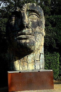 IGOR MITORAJ Giardino di Boboli. Fotografie di Giulio Azzarello &copy;2022.