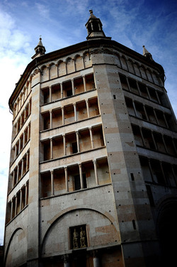 PARMA centro storico. Fotografie di Giulio Azzarello &copy;2016.