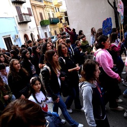 AFROCHE. Fotografie di Giulio Azzarello ©2024. AFROCHE. Fotografie di Giulio Azzarello ©2024.