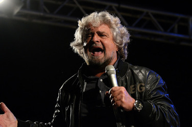 I COMIZI di BEPPE GRILLO in Sicilia a Palermo alcuni momenti. Fotografie di Giulio Azzarello &copy;2014.