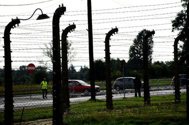 AUSCHIWITZ BIRKENAU il luogo della storia il campo. Fotografie di Giulio Azzarello &copy;2016.