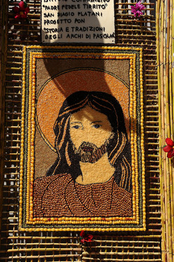 GLI ARCHI DI PASQUA a San Biagio Platani in Sicilia. Fotografie di Giulio Azzarello &copy;2014.