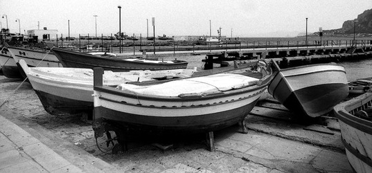 BIANCO NERO. Fotografie di Giulio Azzarello ©2021. BIANCO NERO. Fotografie di Giulio Azzarello ©2021.