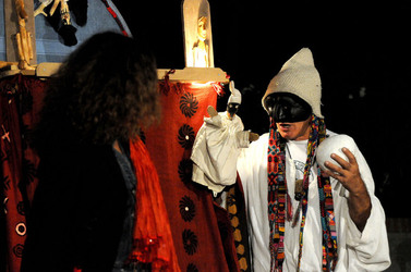 BRUNO LEONE e il suo Pulcinella spettacolo. Fotografie di Giulio Azzarello ©2014. BRUNO LEONE e il suo Pulcinella spettacolo. Fotografie di Giulio Azzarello ©2014.