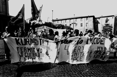 MANIFESTAZIONE per la pace nel curdistan turco. Fotografie di Giulio Azzarello &copy;2014.
