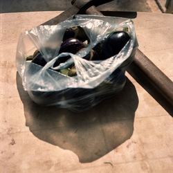 STILL LIFE ASSURDI fotografie di Giulio Azzarello ©2021. STILL LIFE ASSURDI fotografie di Giulio Azzarello ©2021.