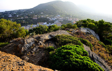 ISOLA DI USTICA il paese. Fotografie di Giulio Azzarello ©2016. ISOLA DI USTICA il paese. Fotografie di Giulio Azzarello ©2016.