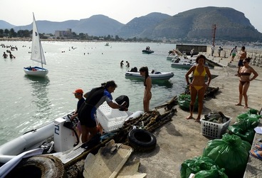 MONDELLO. Fotografe di Giulio Azzarello &copy;2023.