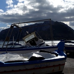 MONDELLO. Fotografe di Giulio Azzarello &copy;2023.