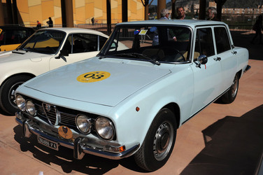 AUTO CLASSICHE ovvero la loro modernit&agrave; in mostra con tanti modelli del passato. Fotografie di Giulio Azzarello &copy;2014.